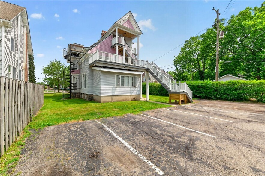 More Photos Of 415 W Forest Ave, Ypsilanti Sorority Fraternity House For Sale