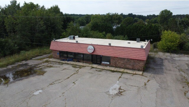 More Photos Of 10775 Dixie Hwy, Davisburg Convenience Store For Lease