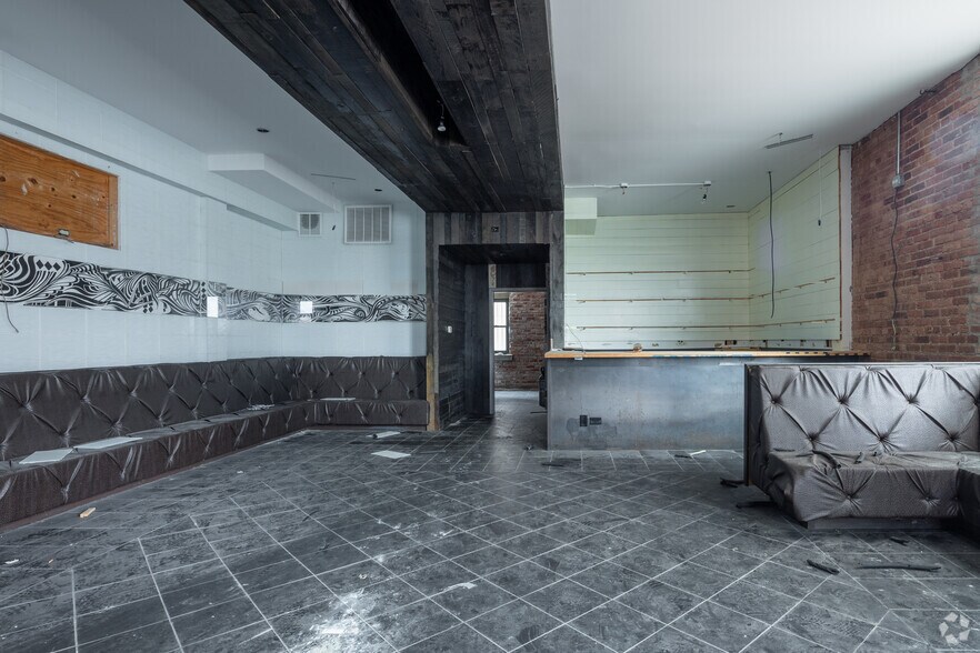 More Photos Of 1113 W Randolph St, Chicago Storefront Retail Residential For Sale