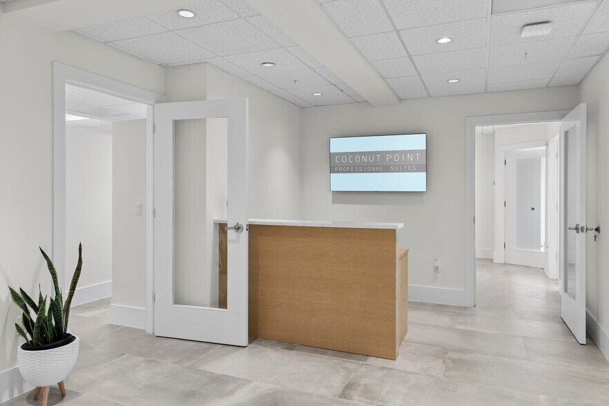 More Photos Of 23150 Fashion Dr, Estero Storefront Retail Office For Lease