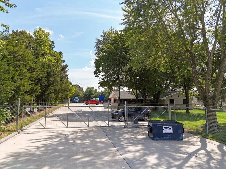 More Photos Of 3560 E Evergreen St, Springfield Office For Sale