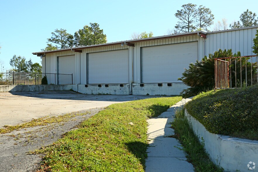 More Photos Of 495 Fortune Blvd, Midway Light Distribution For Lease