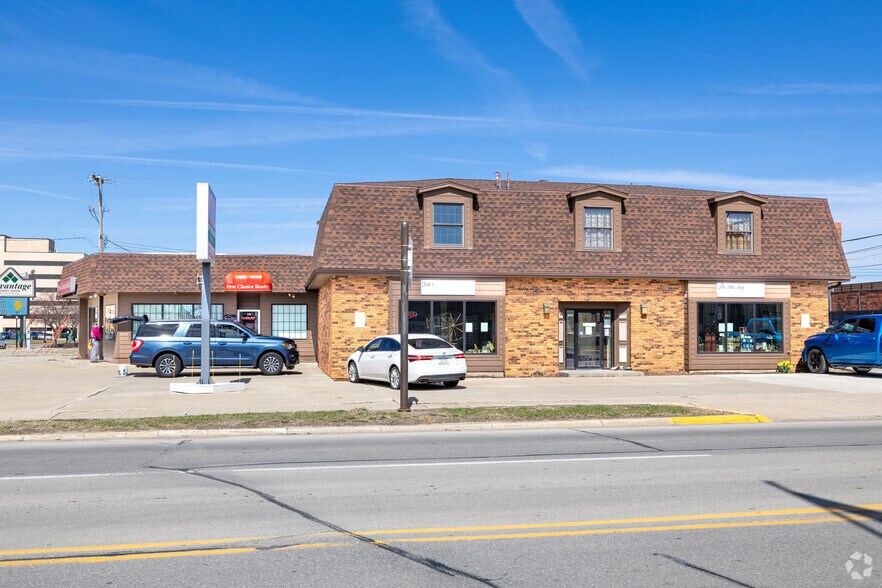 Primary Photo Of 326 1st Ave W, Newton Office For Lease