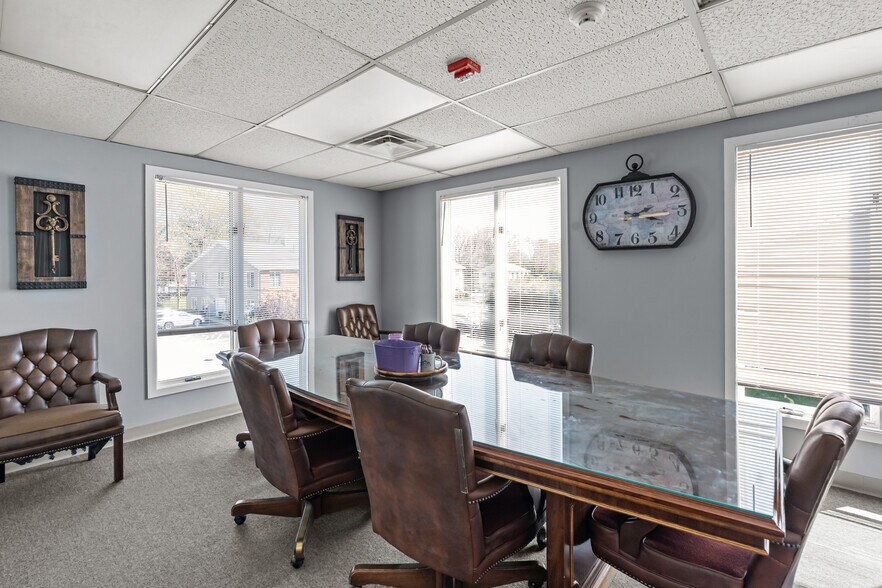 More Photos Of 33 College Hill Rd, Warwick Apartments For Lease