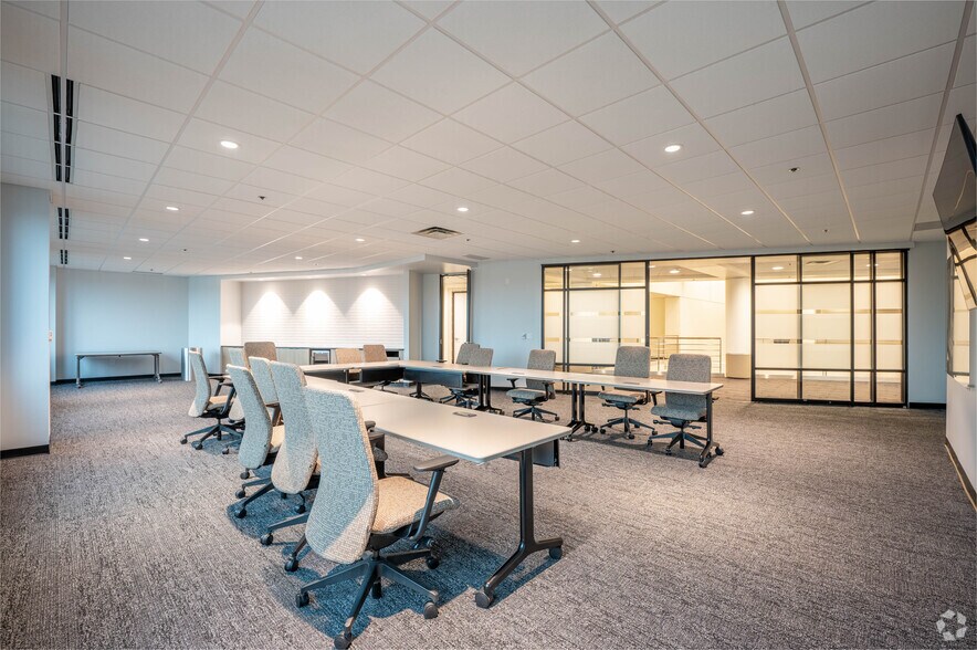 More Photos Of 11100 USA Pky, Fishers Office For Lease