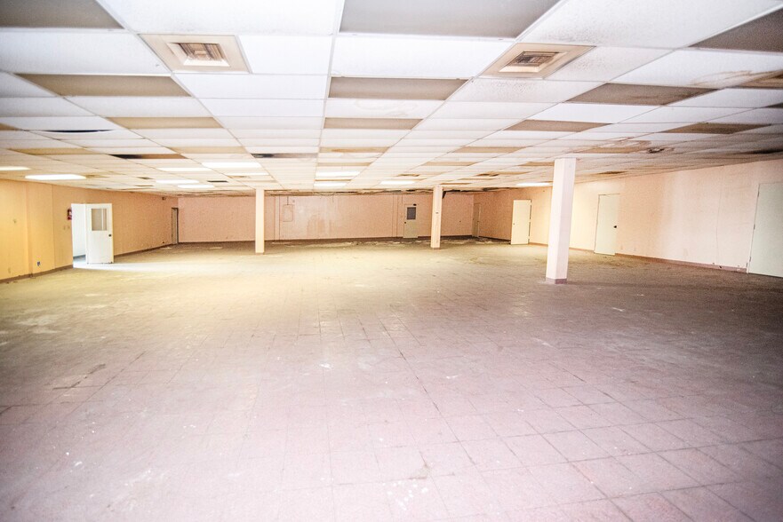 More Photos Of 1101-1111 S Hill St, Los Angeles Manufacturing For Sale