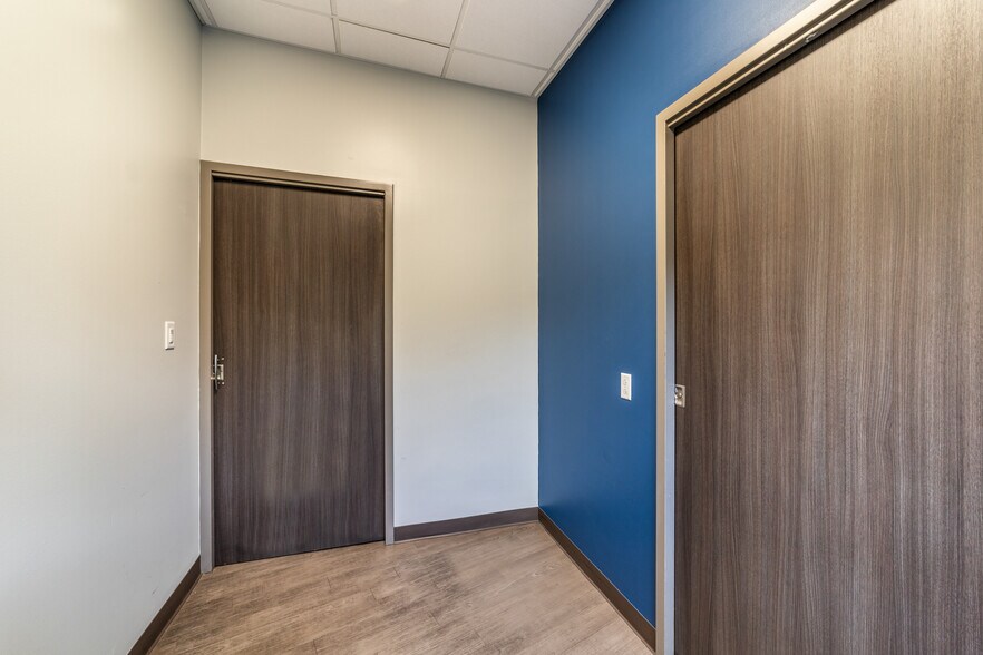 More Photos Of 250 E Basse Rd, San Antonio Medical For Lease