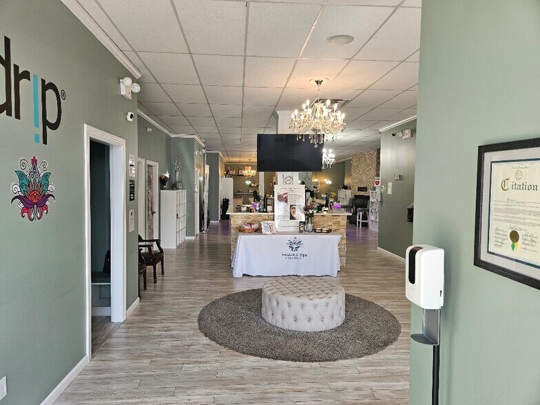 More Photos Of 34 Hempstead Tpke, Farmingdale Freestanding For Sale