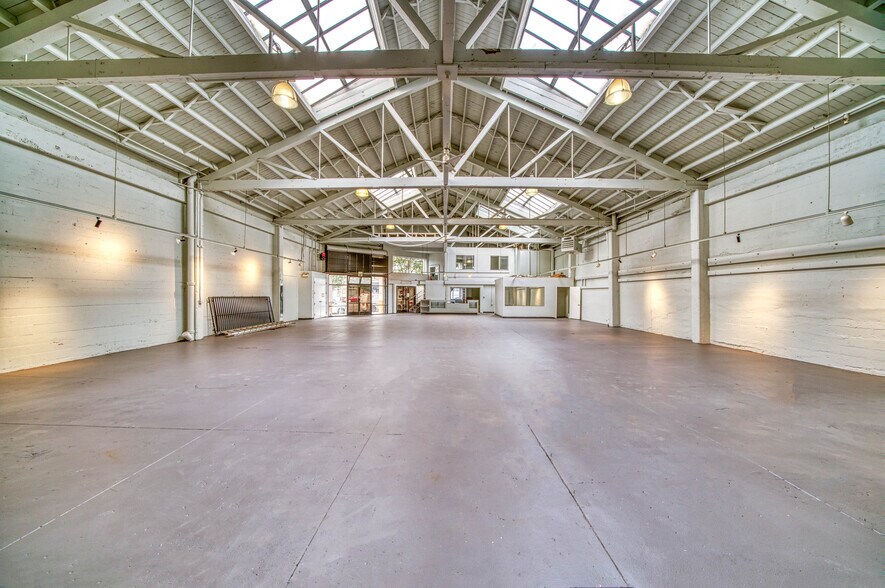 More Photos Of 123 S Van Ness Ave, San Francisco Storefront For Lease