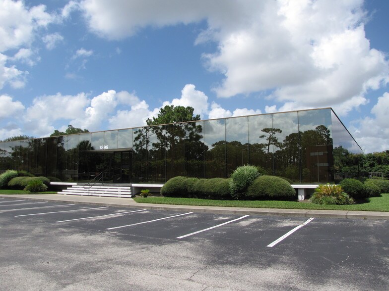 More Photos Of 7899 Baymeadows Way, Jacksonville Office For Lease