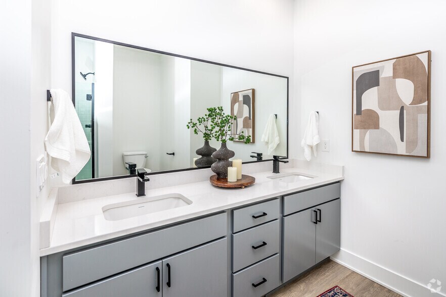 More Photos Of 1200 Keosauqua Way, Des Moines Apartments For Sale