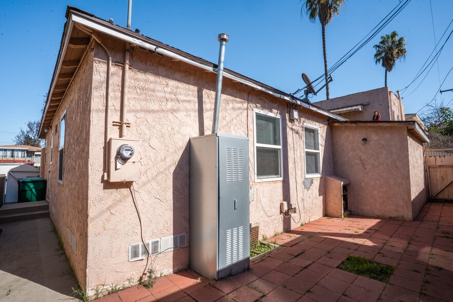 More Photos Of 242 E Del Amo Blvd, Long Beach Multifamily For Sale