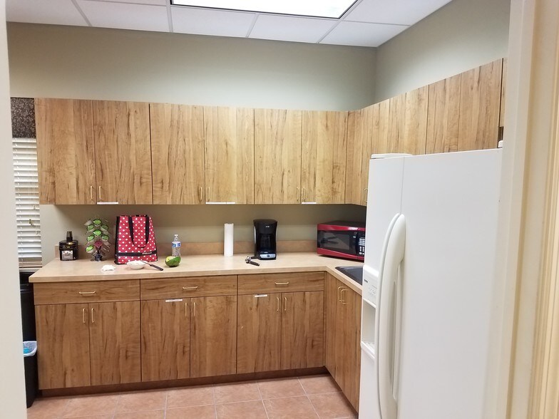 More Photos Of 10050 NW 1st Ct, Plantation Office For Sale