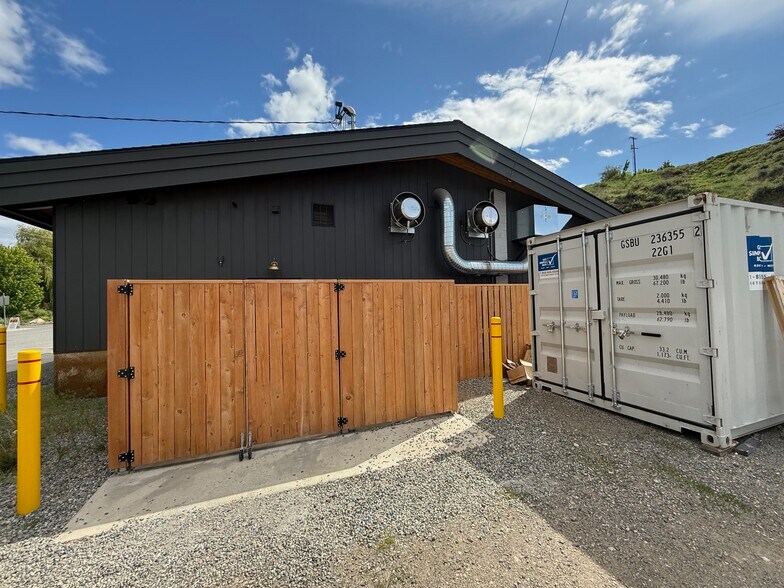 More Photos Of 425 S. Glover St, Twisp Restaurant For Sale