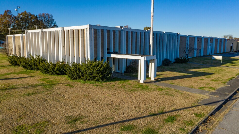 More Photos Of 3000 Irvin Cobb Dr, Paducah Warehouse For Sale