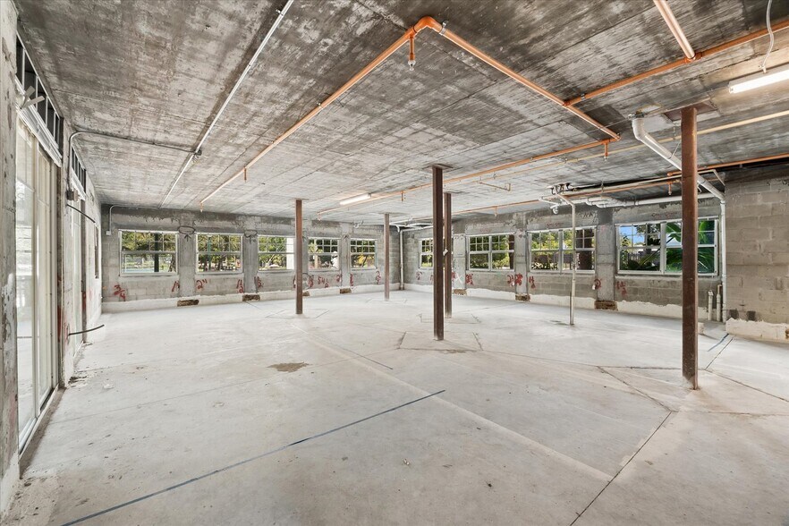 More Photos Of 1268 11th St, Sarasota Office For Sale