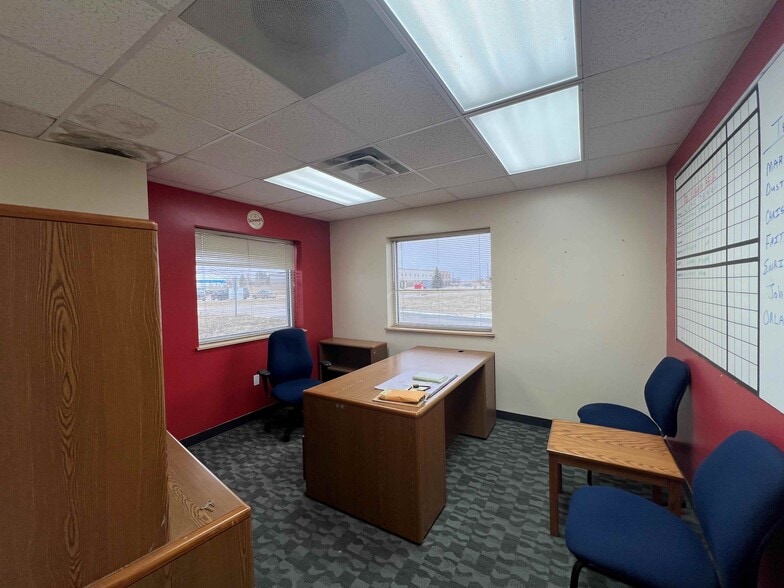 More Photos Of 422 Performance Dr, Cedar Falls Industrial For Sale