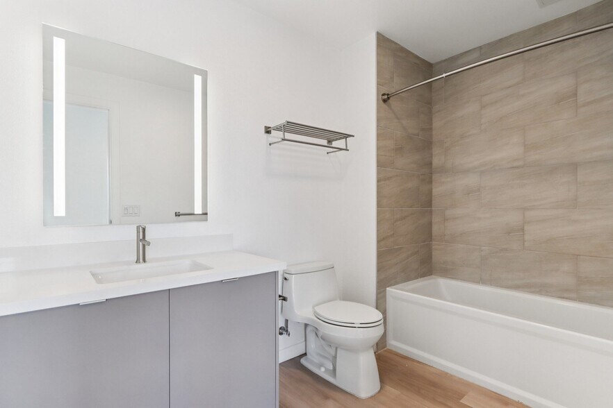 More Photos Of 9900 Venice Blvd, Culver City Apartments For Lease