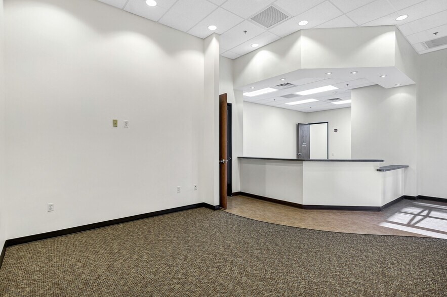 More Photos Of 15405 N 99th Ave, Sun City Medical For Lease