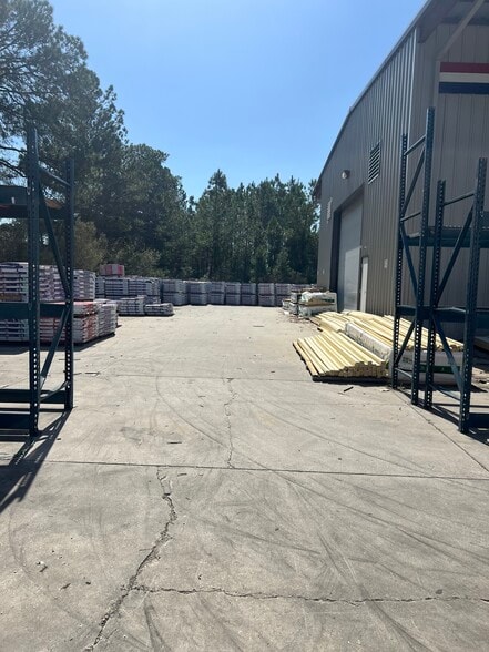 More Photos Of 3961 Wesley St, Myrtle Beach Warehouse For Lease