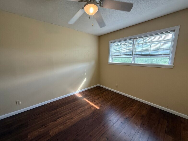 More Photos Of 105 S Elder Ln, Decatur Apartments For Sale