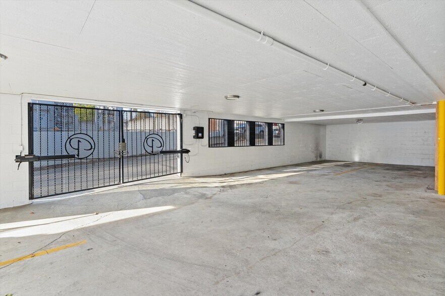 More Photos Of 808 N 2nd St, Tacoma Office For Sale