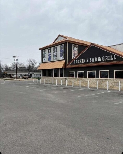 More Photos Of 1401 Texas 16, Graham Restaurant For Sale