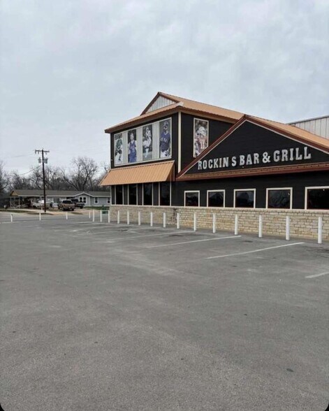 More Photos Of 1401 Texas 16, Graham Restaurant For Sale