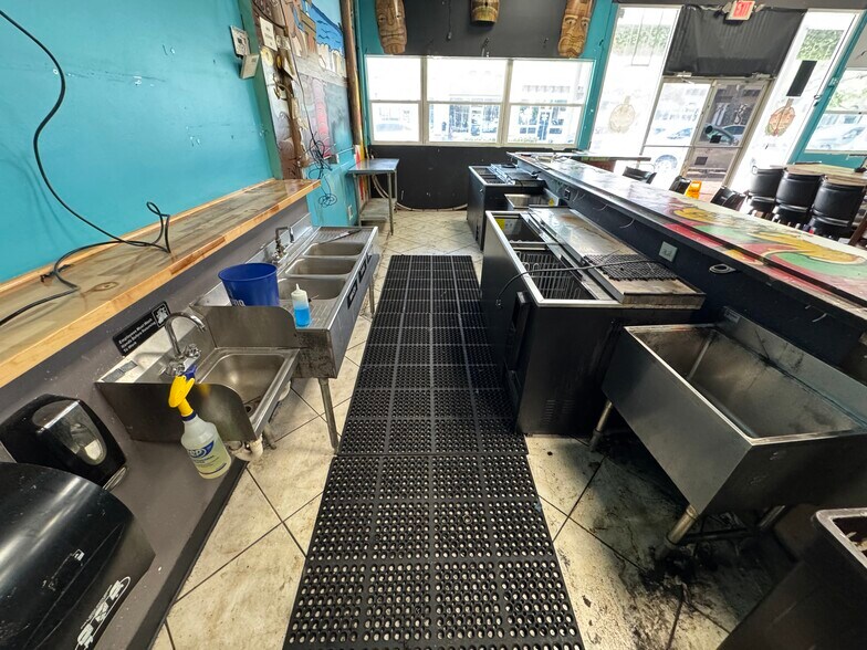 More Photos Of 112-120 S 20th Ave, Hollywood Restaurant For Lease