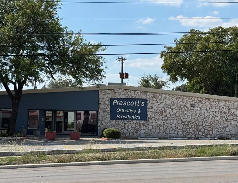 Primary Photo Of 6715 San Pedro Ave, San Antonio Flex For Sale