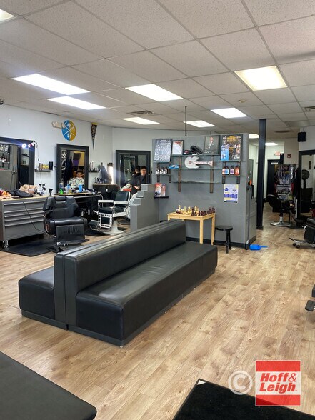 More Photos Of 20941 E Smoky Hill Rd, Centennial General Retail For Lease