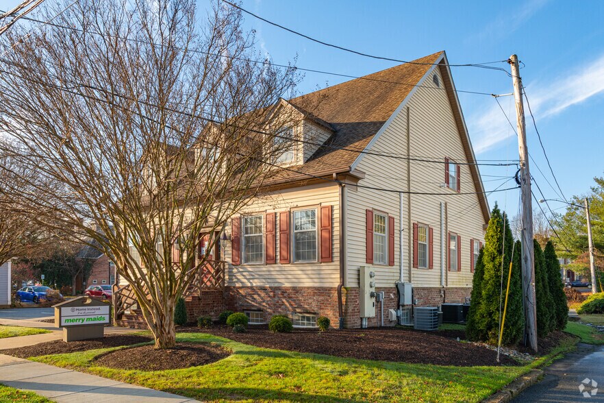 More Photos Of 30 S American Ave, Dover Office For Lease