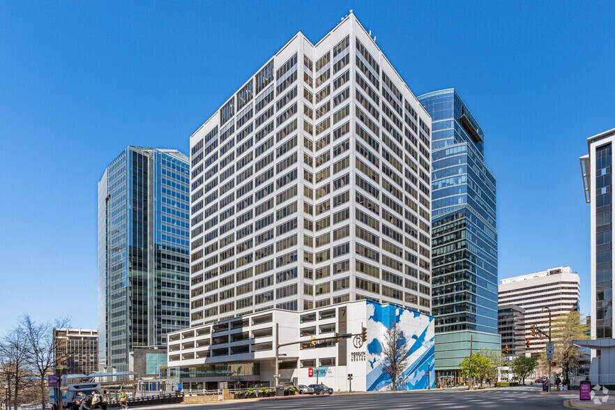 More Photos Of 1700 N Moore St, Arlington Office For Lease