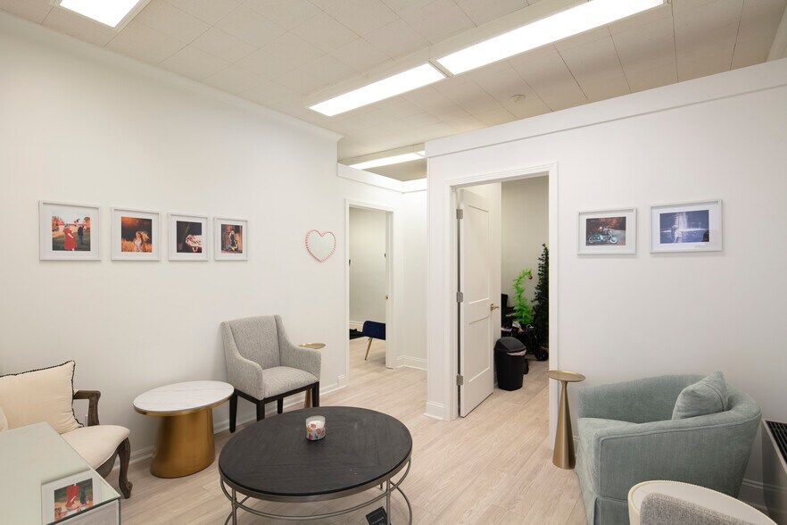 More Photos Of 308 W Lexington Ave, Winchester Office For Sale