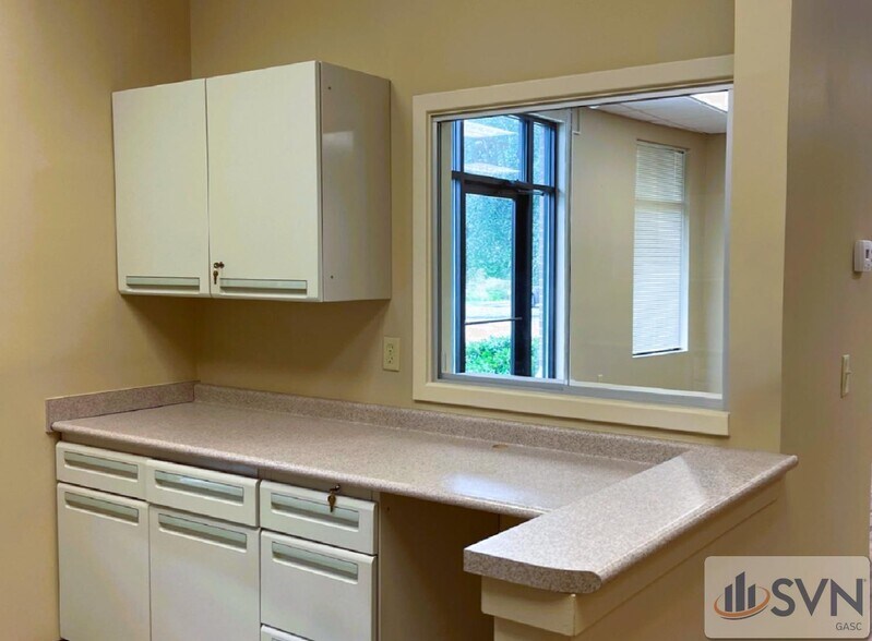 More Photos Of 1000 Towne Center Blvd, Pooler Medical For Lease