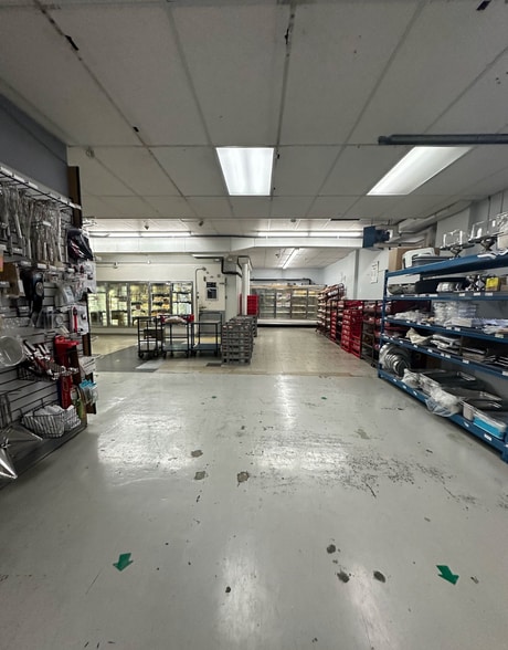 More Photos Of 288 Catherine St, Ottawa Warehouse For Lease