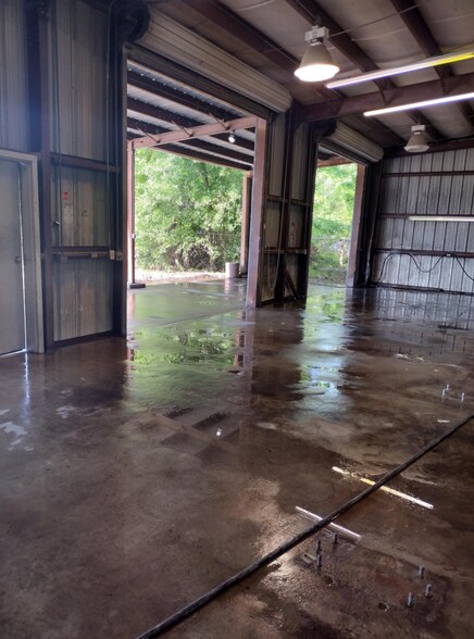 More Photos Of 3746 N 16th St, Orange Industrial For Sale