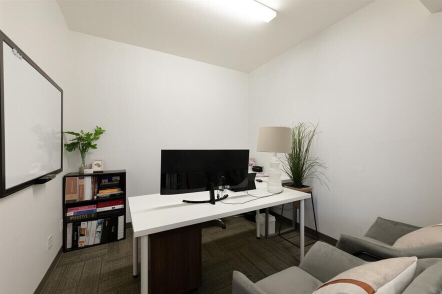 More Photos Of 380 Mackenzie Blvd, Fort McMurray Warehouse For Lease