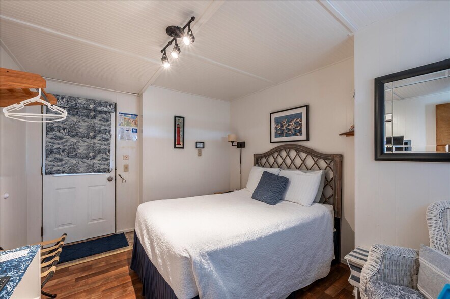 More Photos Of 940 Oregon Ave SE, Bandon Hospitality For Sale
