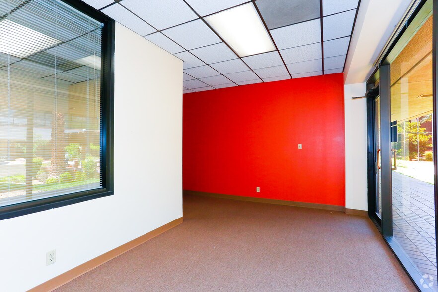 More Photos Of 1771 E Flamingo Rd, Las Vegas Unknown For Lease