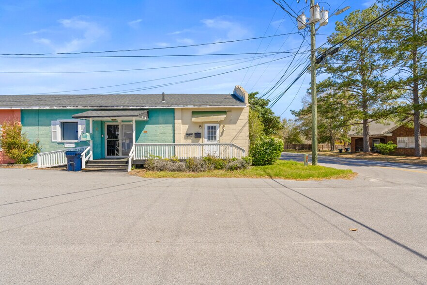 More Photos Of 129 Lee Ave, Hampton Flex For Lease