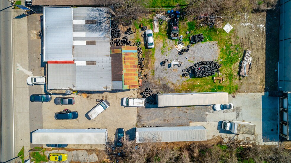 More Photos Of 406 4th Ave, Dalton Manufacturing For Sale