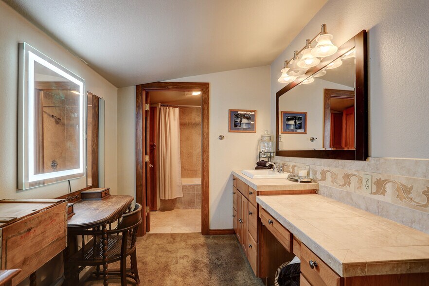 More Photos Of 468 Riverside Dr, Lyons Specialty For Sale