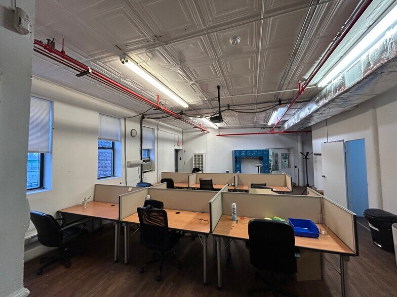 More Photos Of 122-126 18th St, Brooklyn Warehouse For Lease