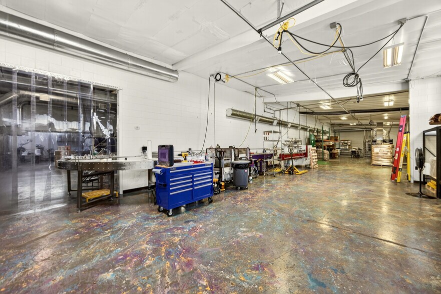 More Photos Of 3100 Merriman Rd, Medford Warehouse For Sale