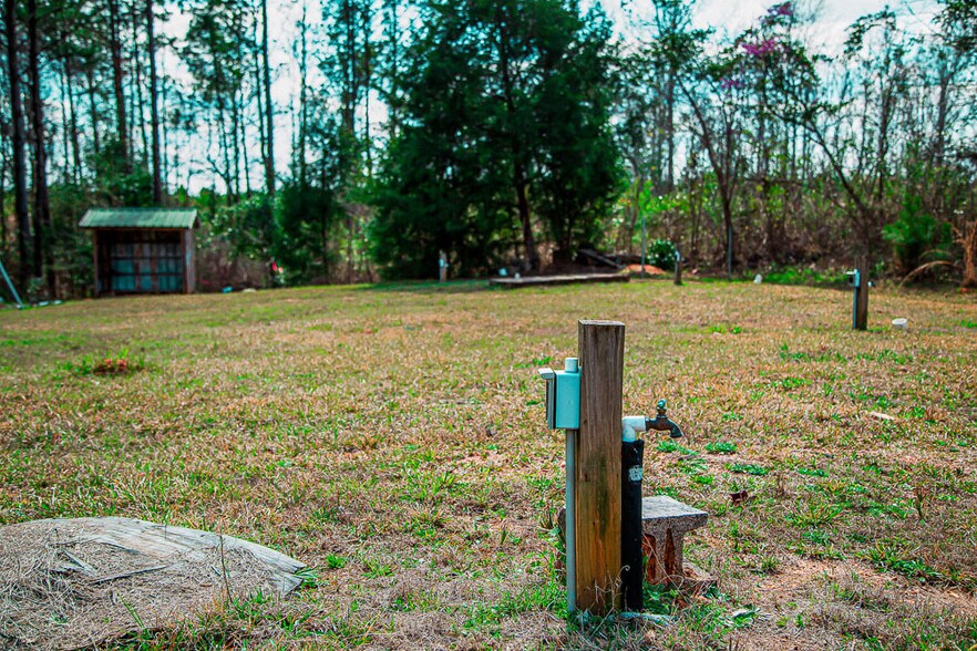 More Photos Of 2777 Hwy 83, Evergreen Service Station For Sale