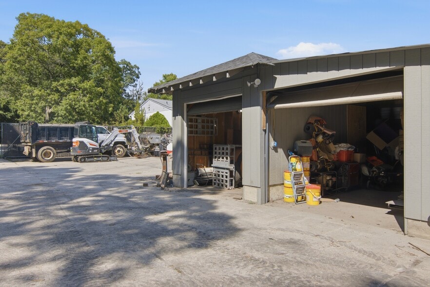 More Photos Of 460 Granny Rd, Medford Warehouse For Sale