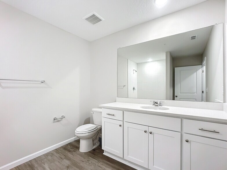 More Photos Of 6421 Breezy Oaks Way, Jacksonville Apartments For Sale