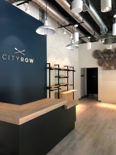 More Photos Of 325 NW Park Avenue, Portland Hotel For Lease