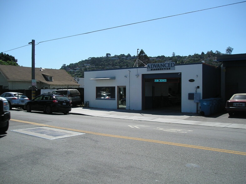 Primary Photo Of 1080 Old County Rd, Belmont Auto Repair For Sale